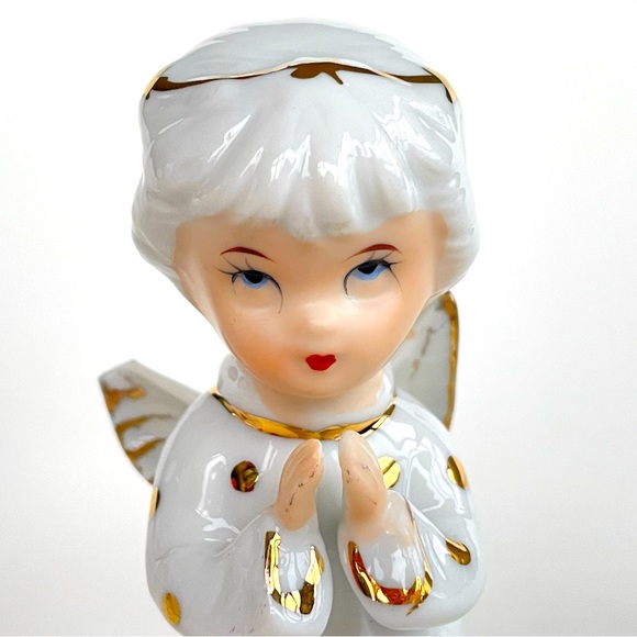 A Set of Three Vintage Porcelain Angel Figurines - Picture 10 of 16